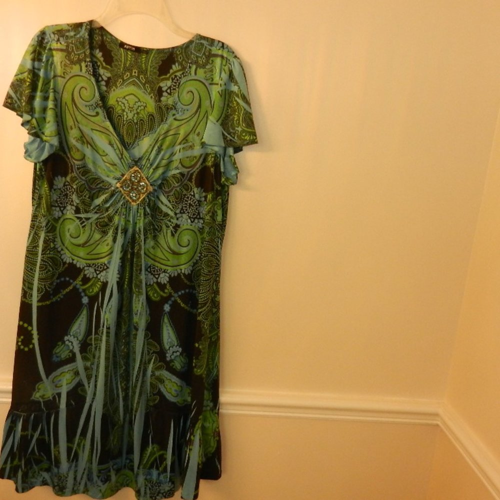 Apt 9 blue/green/black enhanced wrinkle free bling dress XL